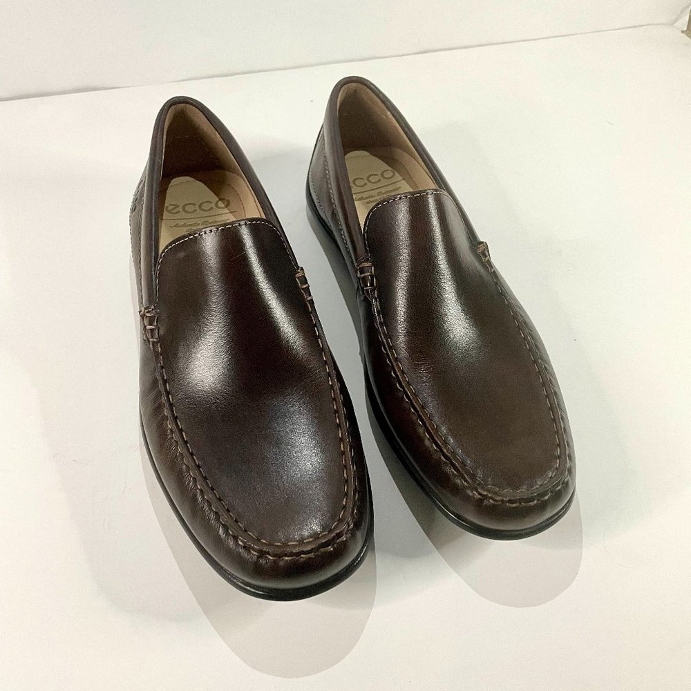 🚫SOLD🚫 ECCO Men’s Classic Brown Moc Loafer